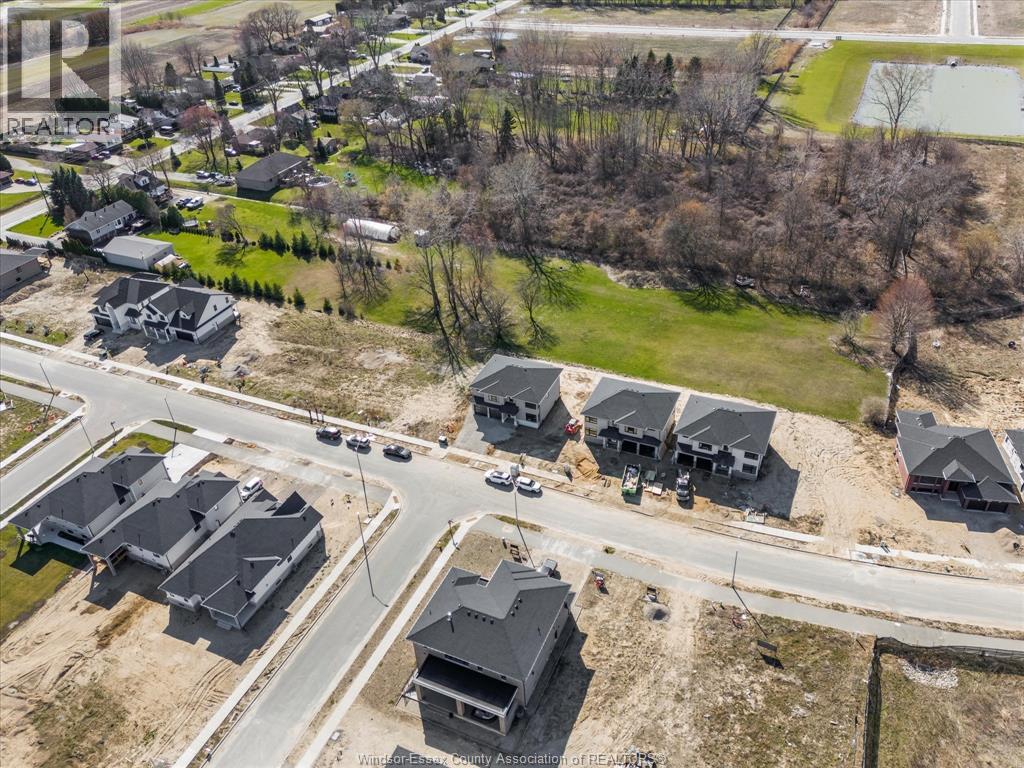 Photo 46 of 2548 Mayfair Avenue South, Lasalle ON