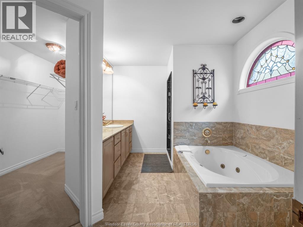 Photo 10 of 922 Lake Shore Drive, Windsor ON