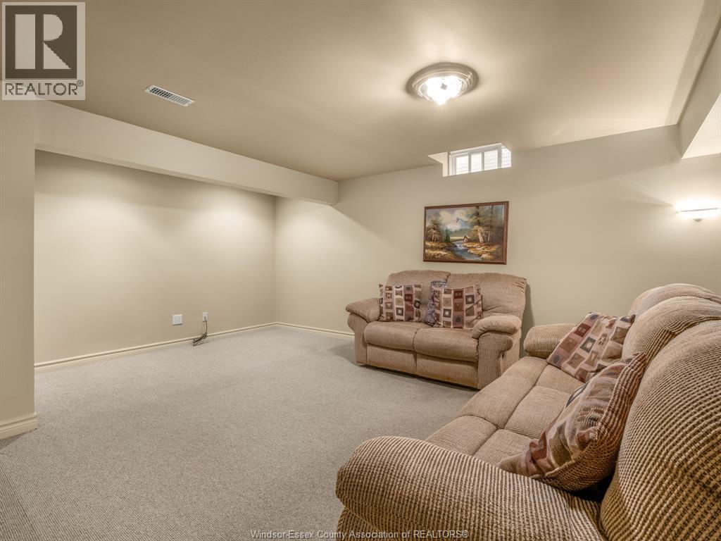 Photo 26 of 922 Lake Shore Drive, Windsor ON
