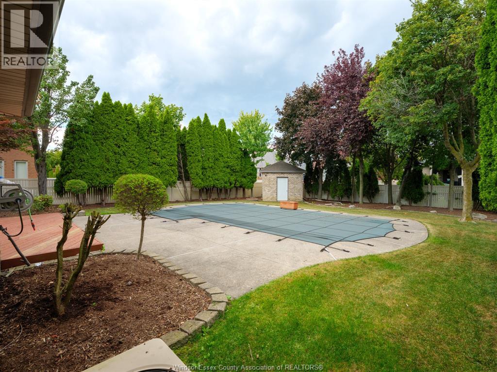Photo 35 of 922 Lake Shore Drive, Windsor ON