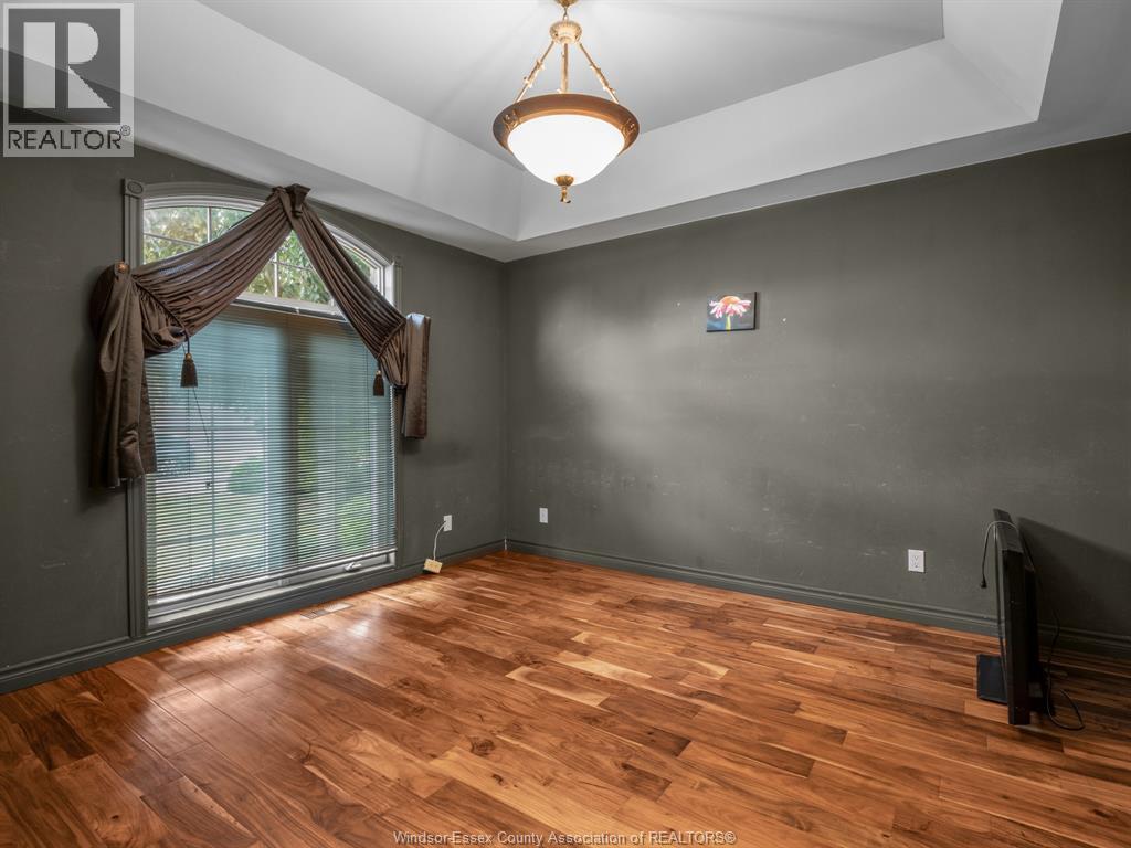 Photo 5 of 922 Lake Shore Drive, Windsor ON