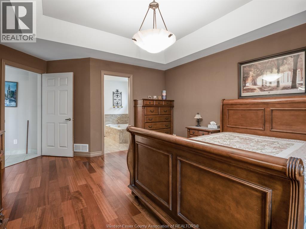 Photo 9 of 922 Lake Shore Drive, Windsor ON