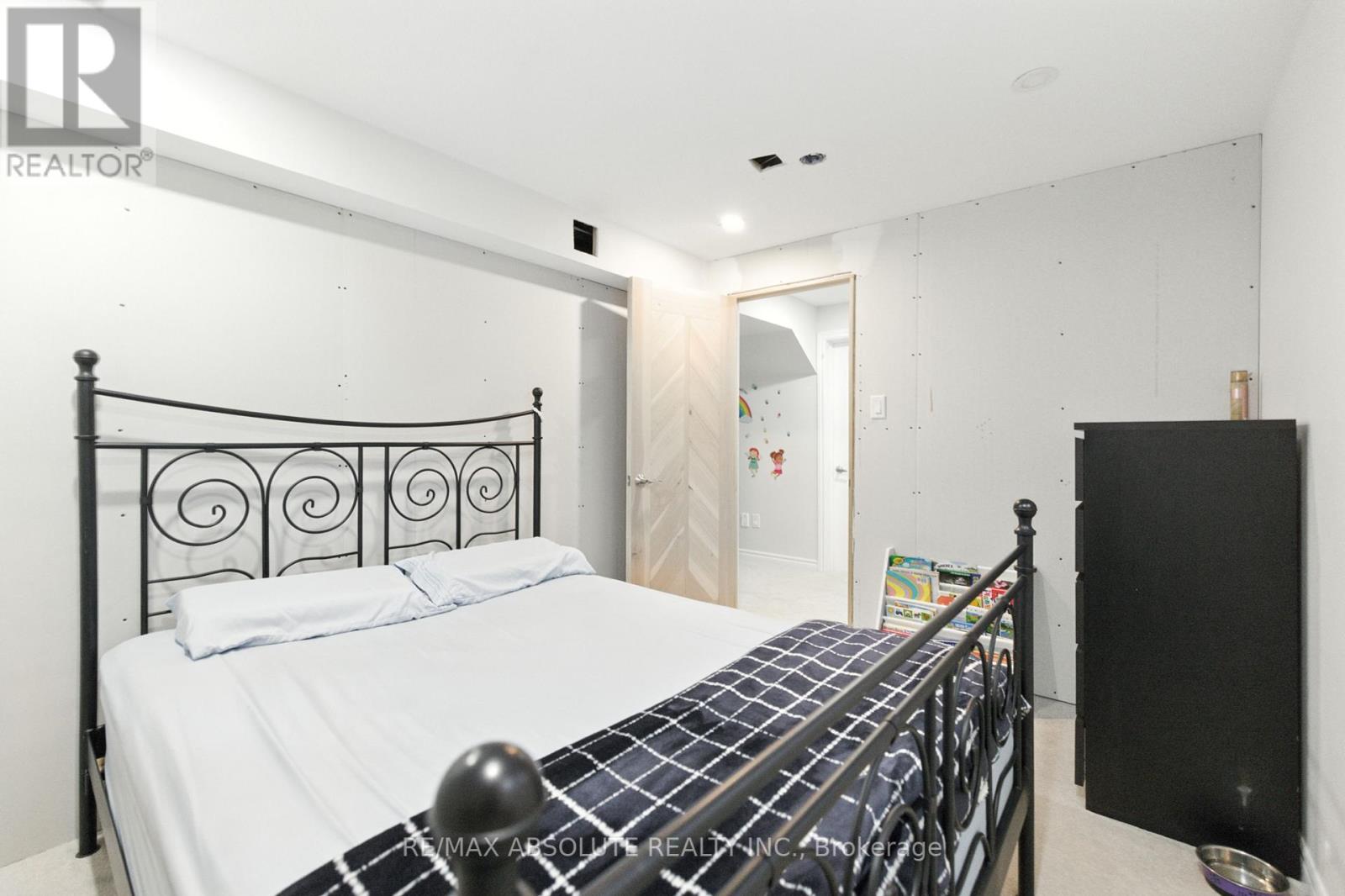 Photo 44 of 730 Perseus Avenue, Ottawa ON