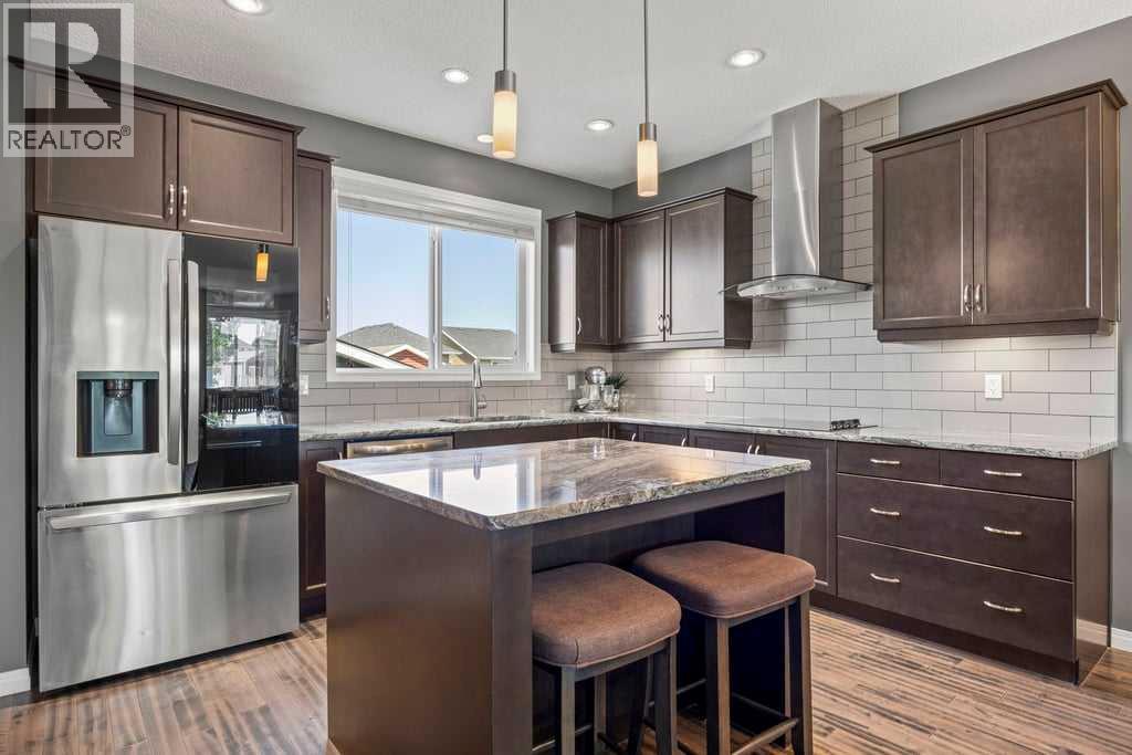 Photo 10 of 512 River Heights Green, Cochrane AB