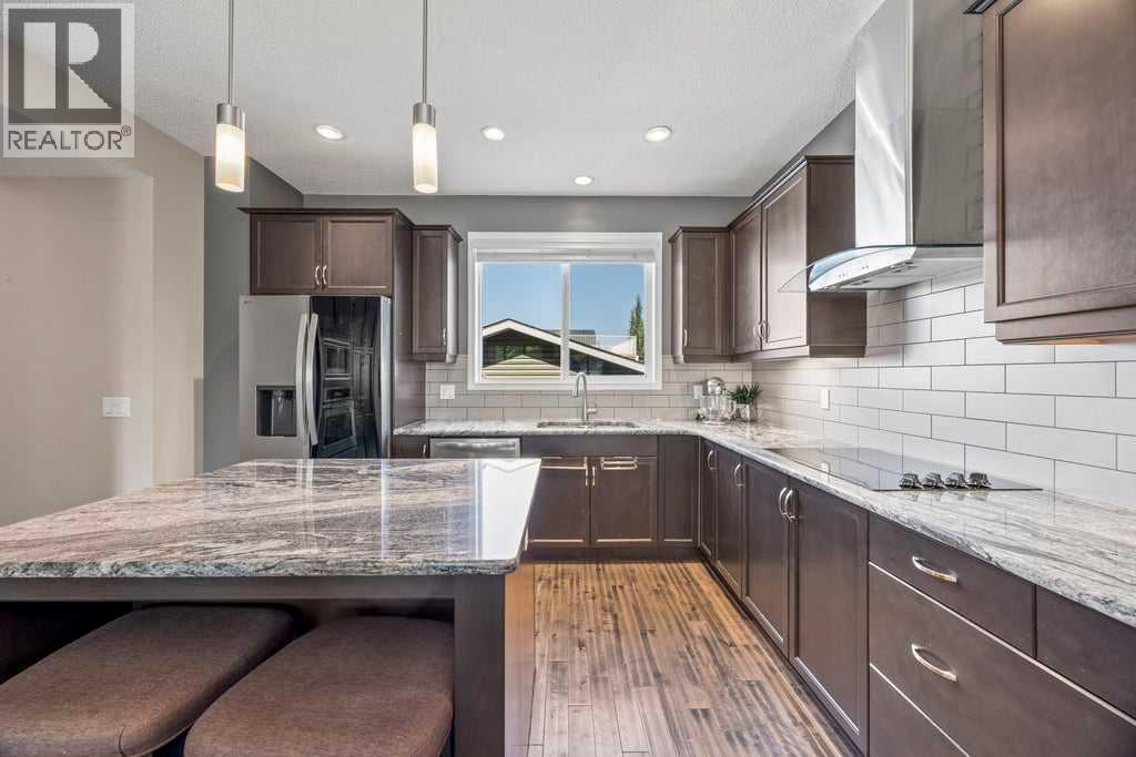 Photo 11 of 512 River Heights Green, Cochrane AB
