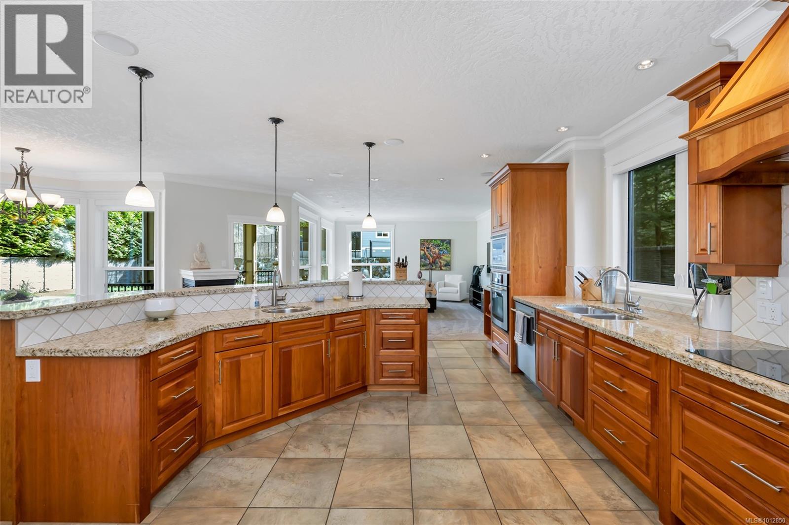 4668 Cordova Bay Rd, Saanich