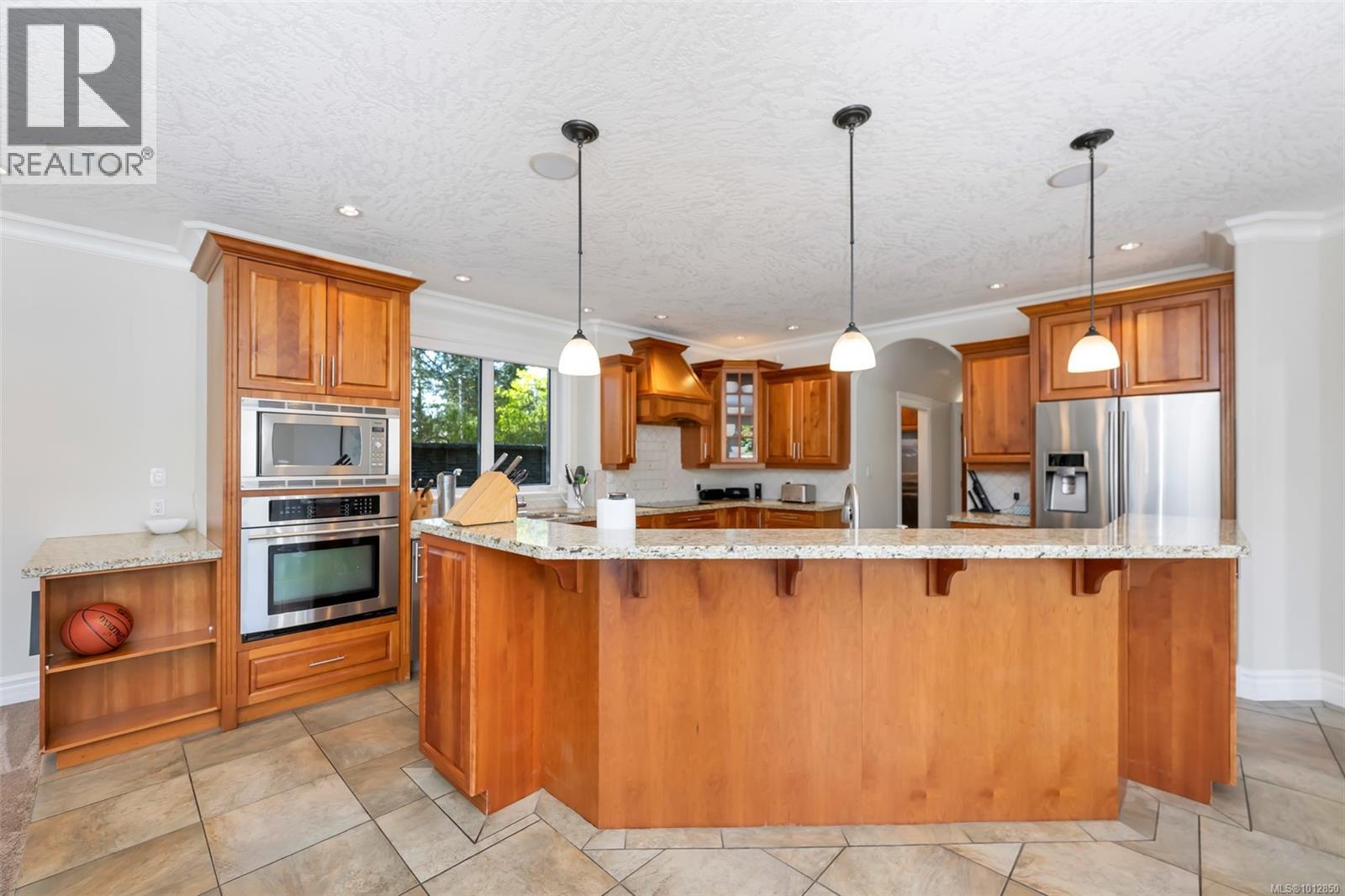 4668 Cordova Bay Rd, Saanich