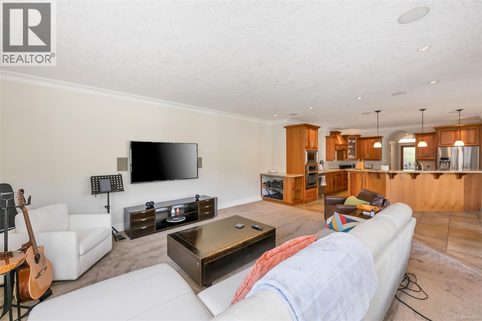 4668 Cordova Bay Rd, Saanich