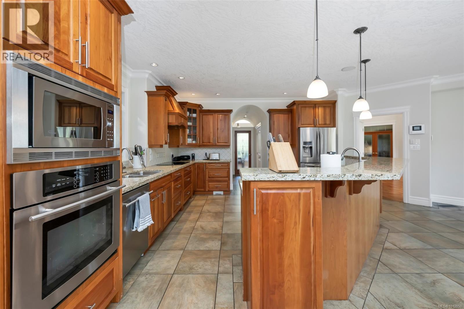 4668 Cordova Bay Rd, Saanich