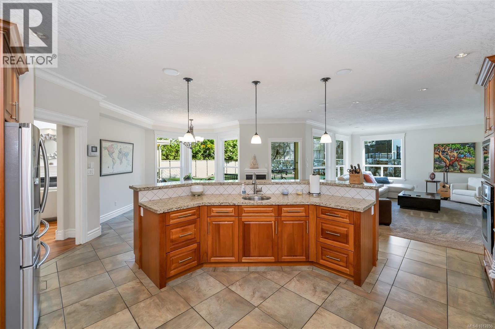 4668 Cordova Bay Rd, Saanich