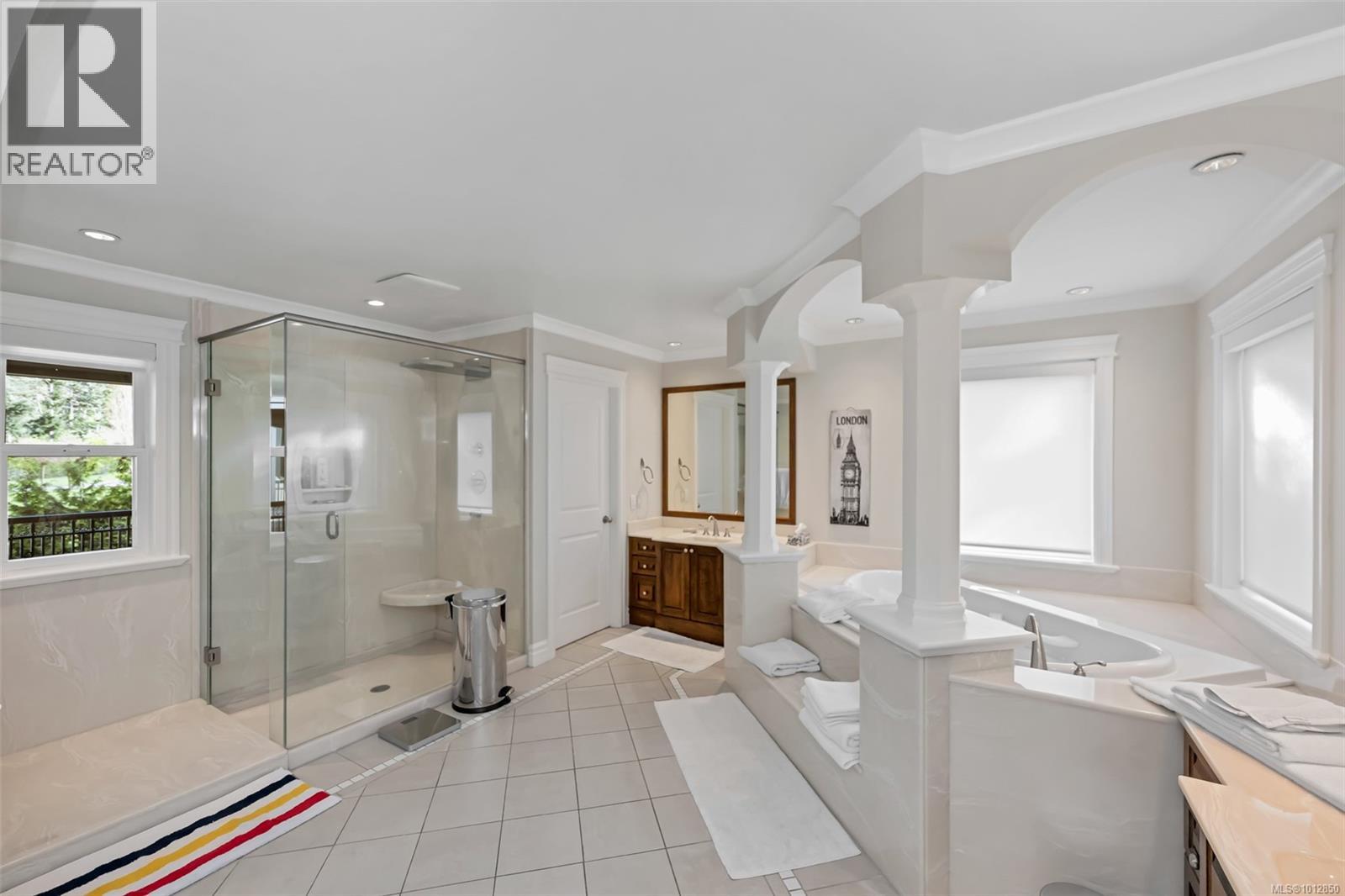 4668 Cordova Bay Rd, Saanich