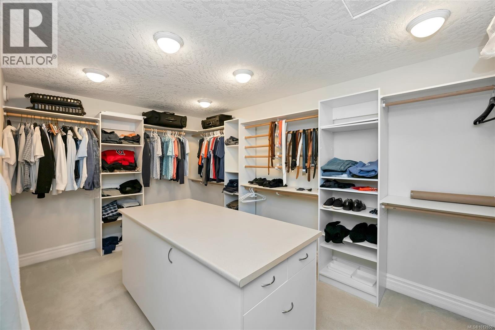 4668 Cordova Bay Rd, Saanich