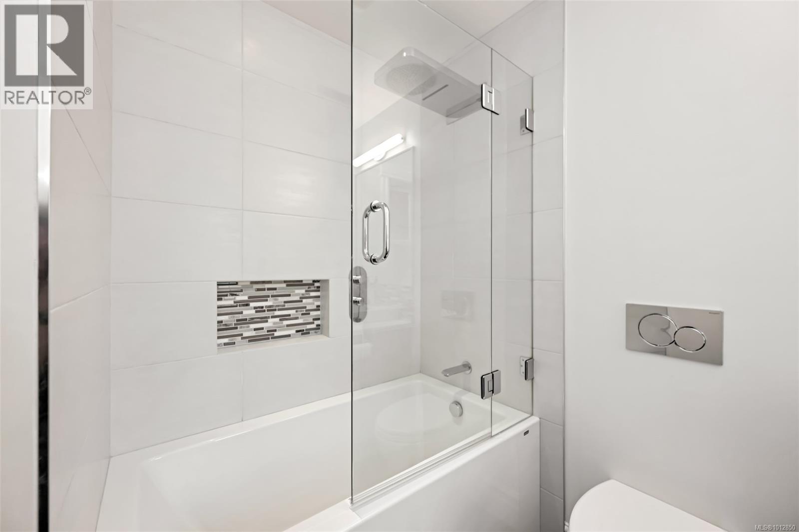 4668 Cordova Bay Rd, Saanich