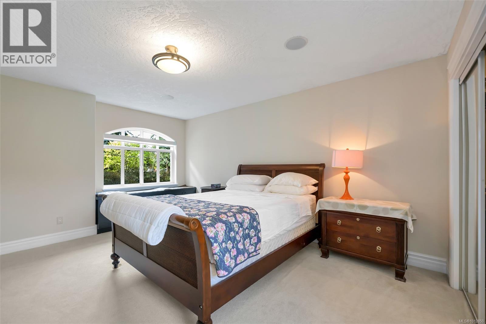 4668 Cordova Bay Rd, Saanich