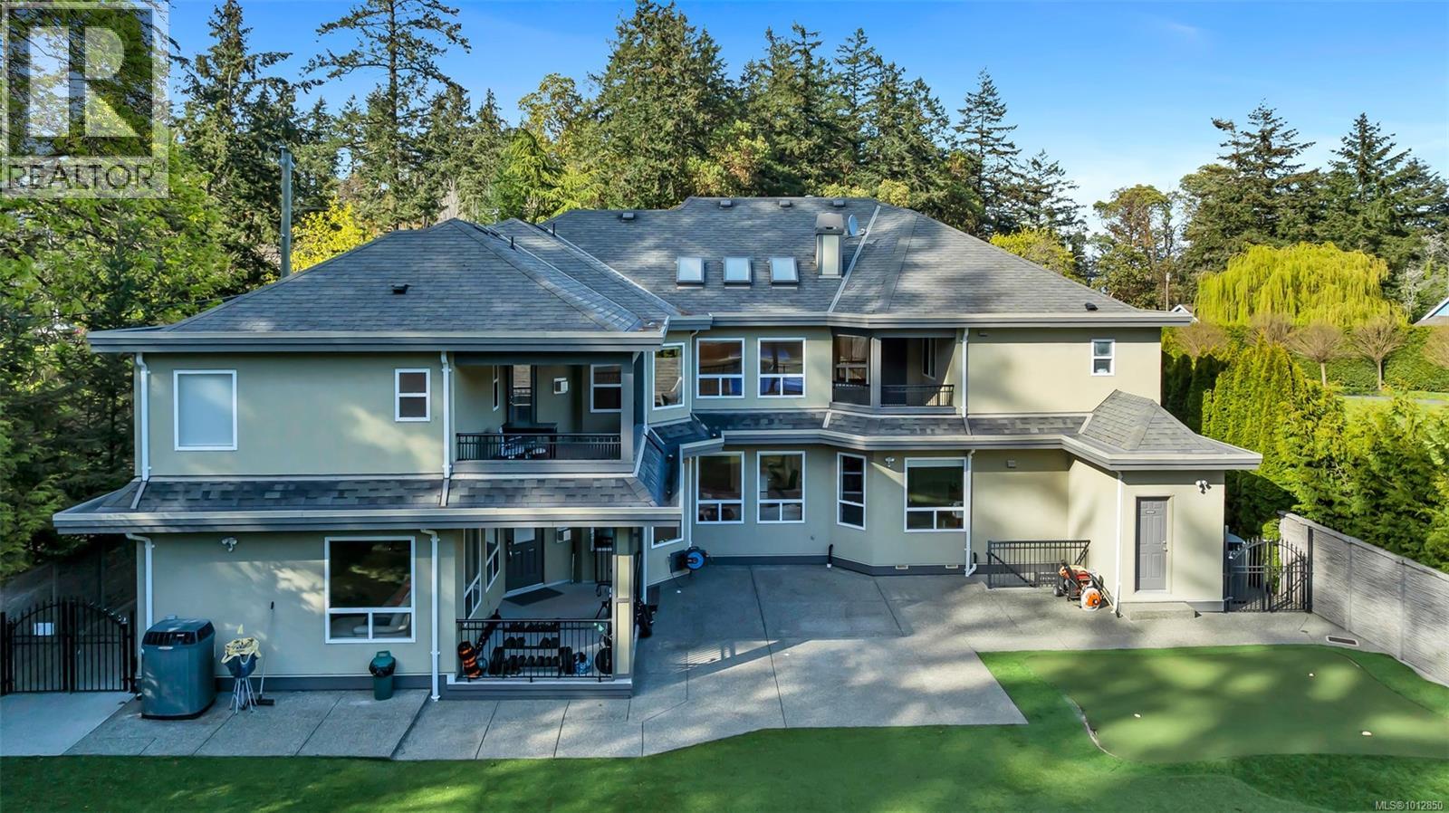 4668 Cordova Bay Rd, Saanich
