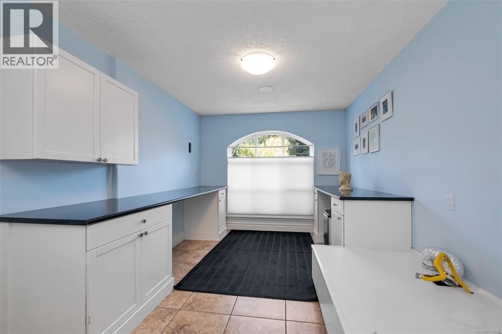 4668 Cordova Bay Rd, Saanich