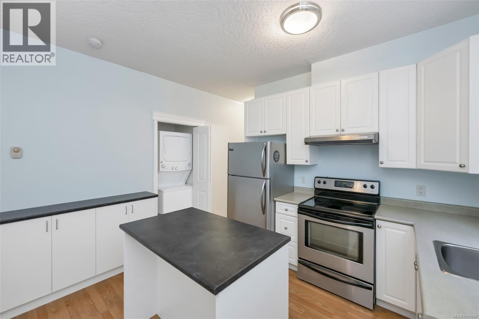 4668 Cordova Bay Rd, Saanich