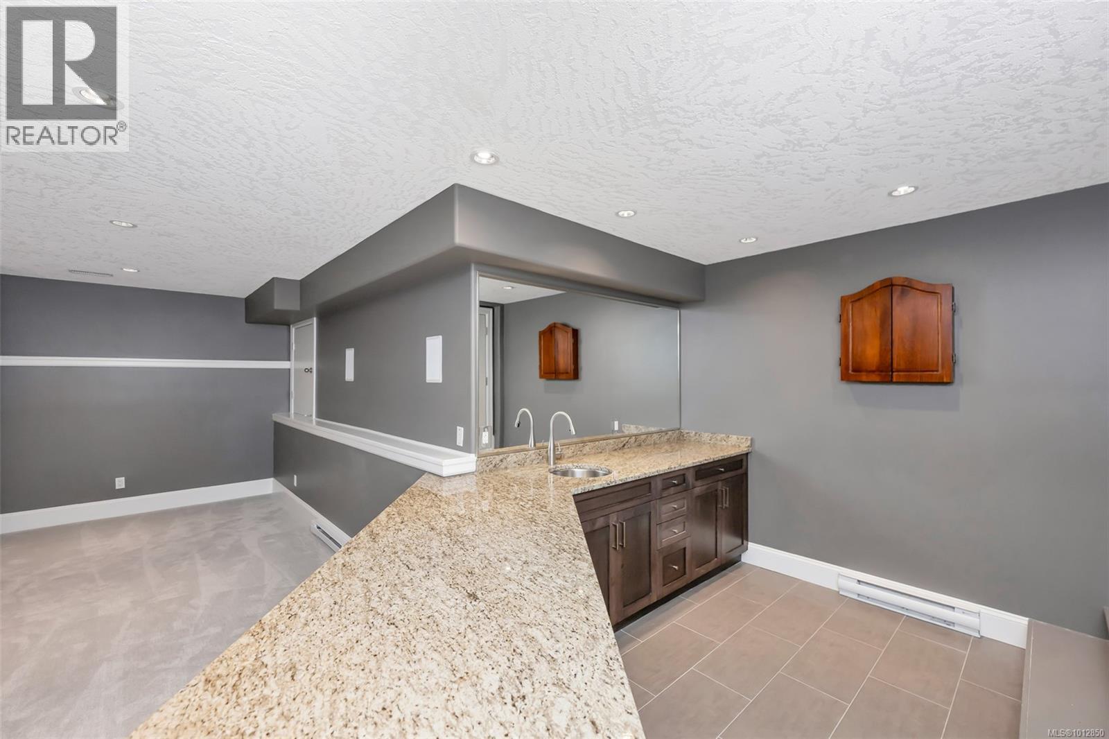 4668 Cordova Bay Rd, Saanich