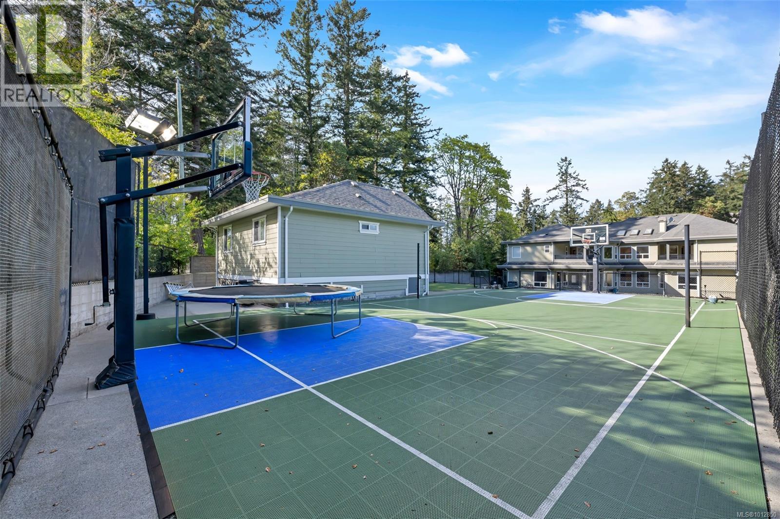 4668 Cordova Bay Rd, Saanich