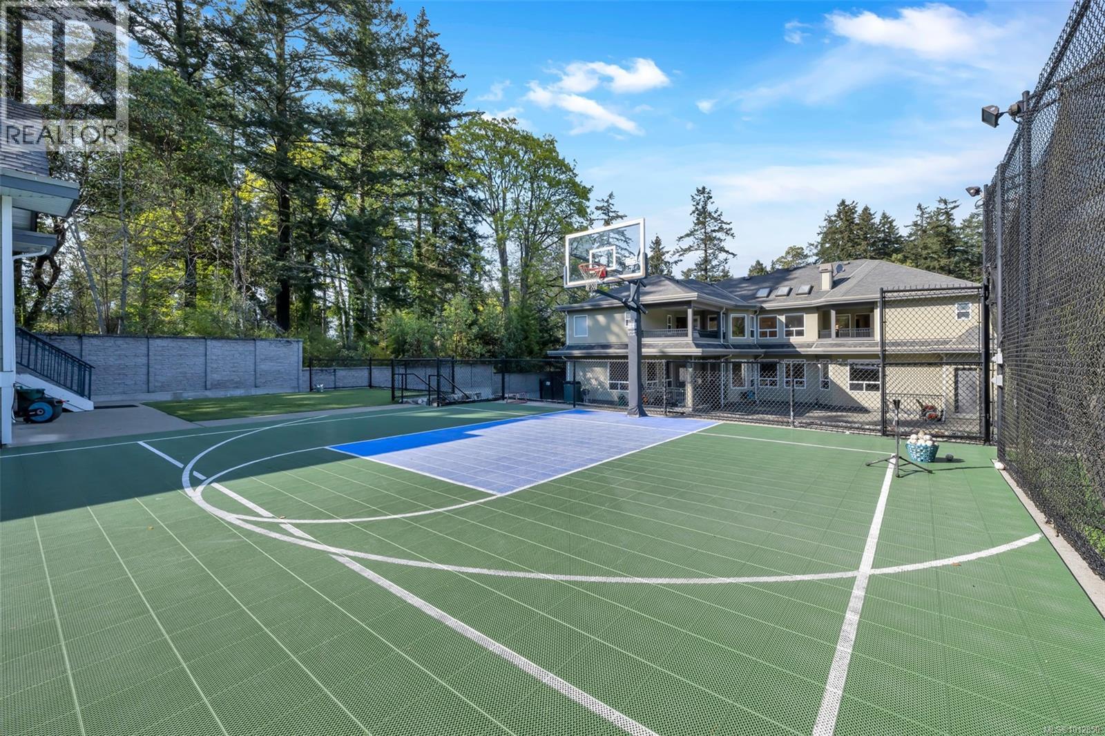4668 Cordova Bay Rd, Saanich