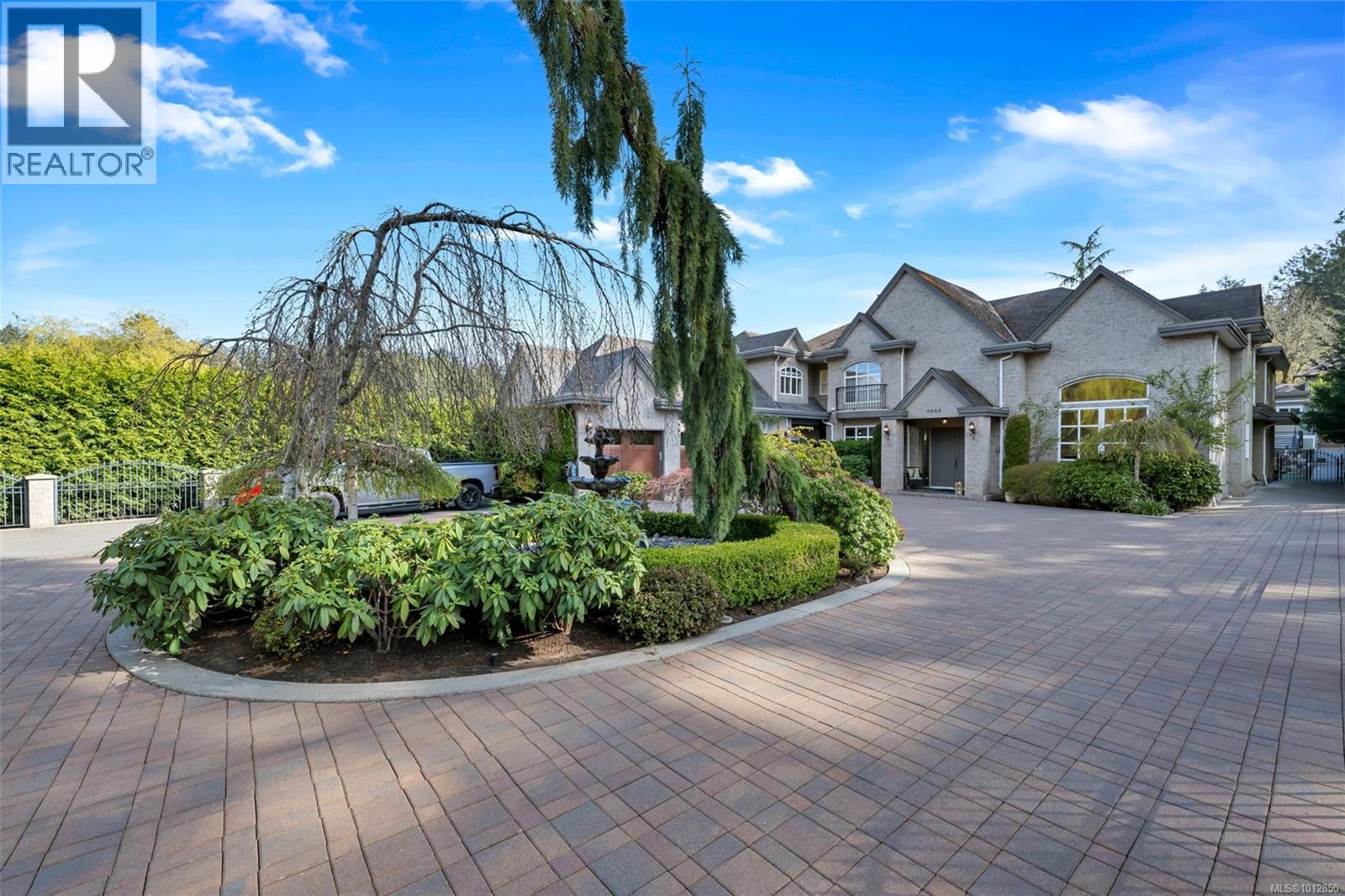 4668 Cordova Bay Rd, Saanich