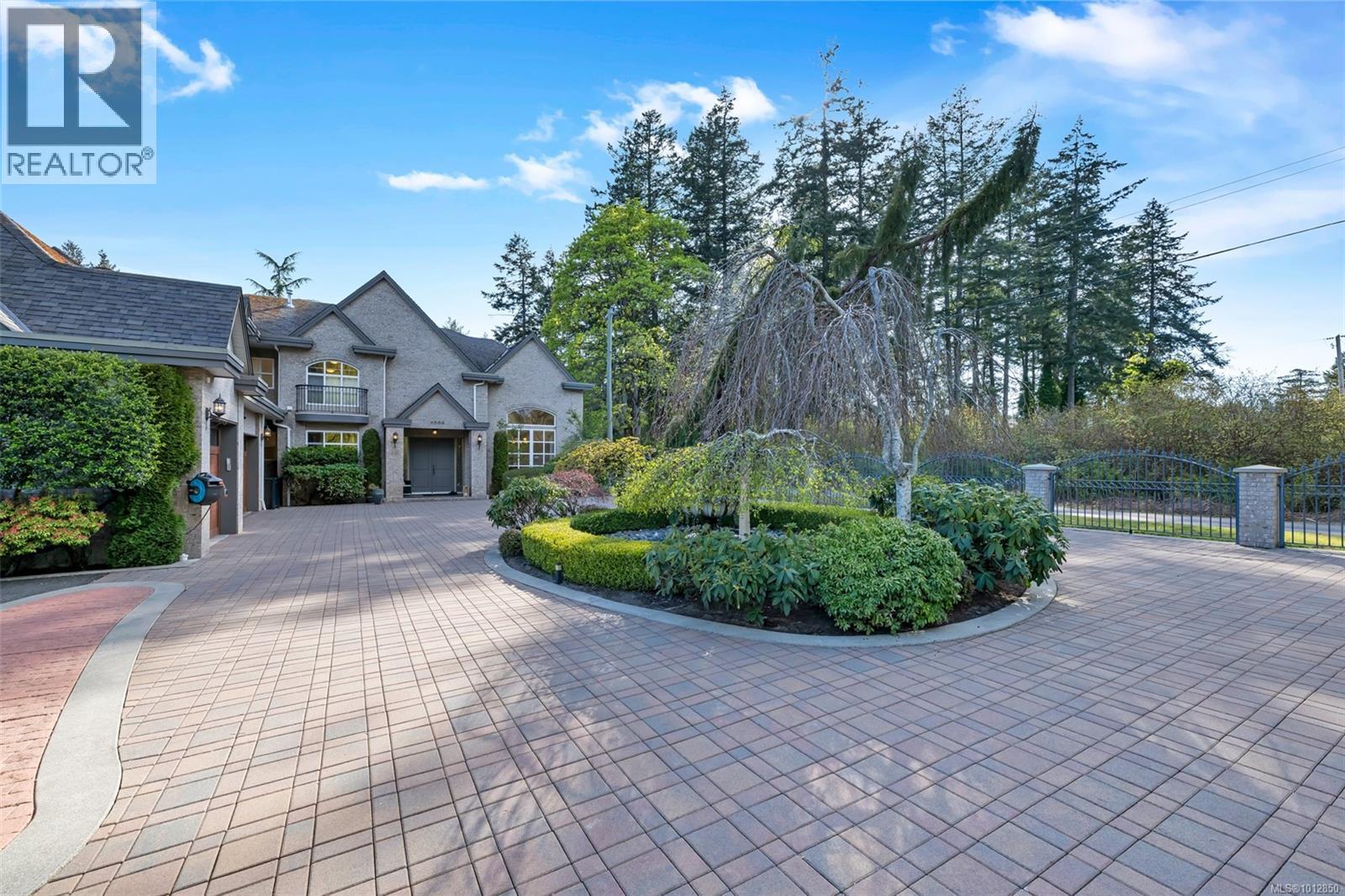 4668 Cordova Bay Rd, Saanich