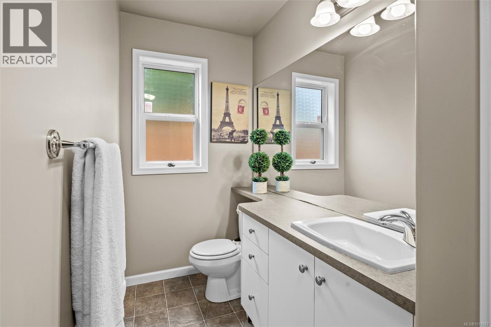 7209 Austins Pl, Sooke