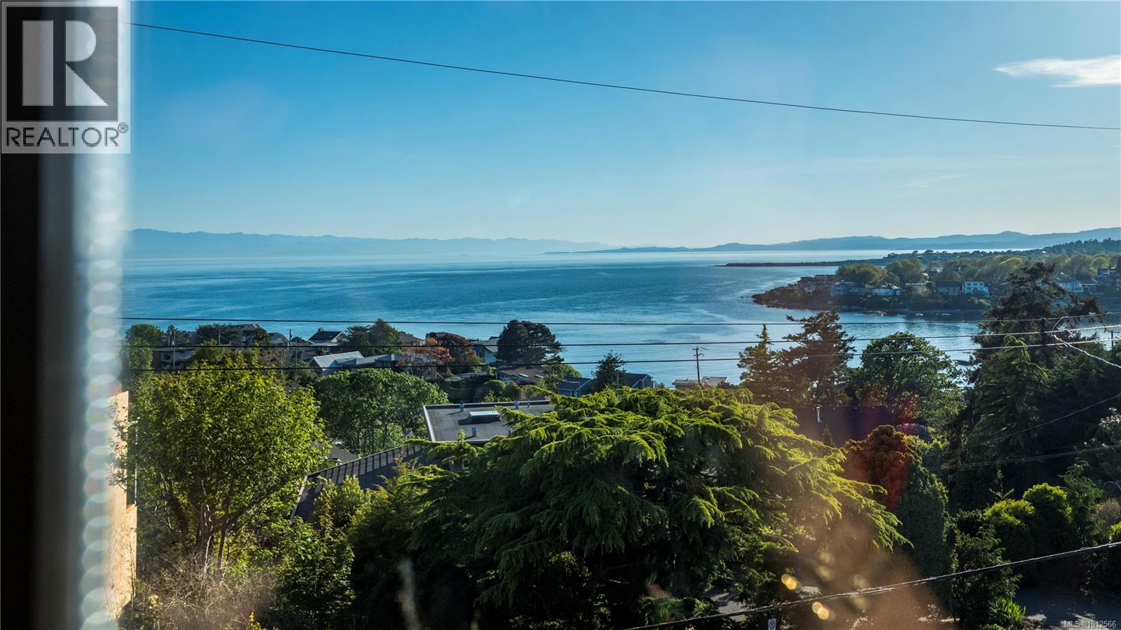 Photo 32 of 50 King George Terr, Oak Bay BC
