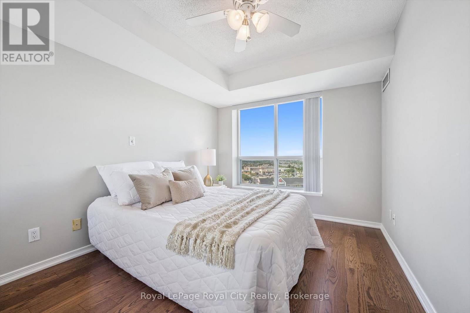 Photo 16 of 1710 4889 Kimbermount Avenue, Mississauga ON