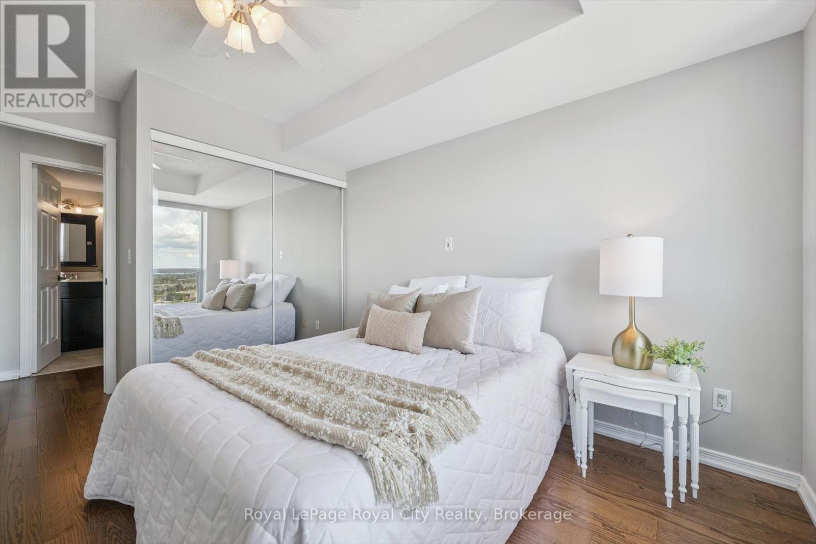Photo 17 of 1710 4889 Kimbermount Avenue, Mississauga ON
