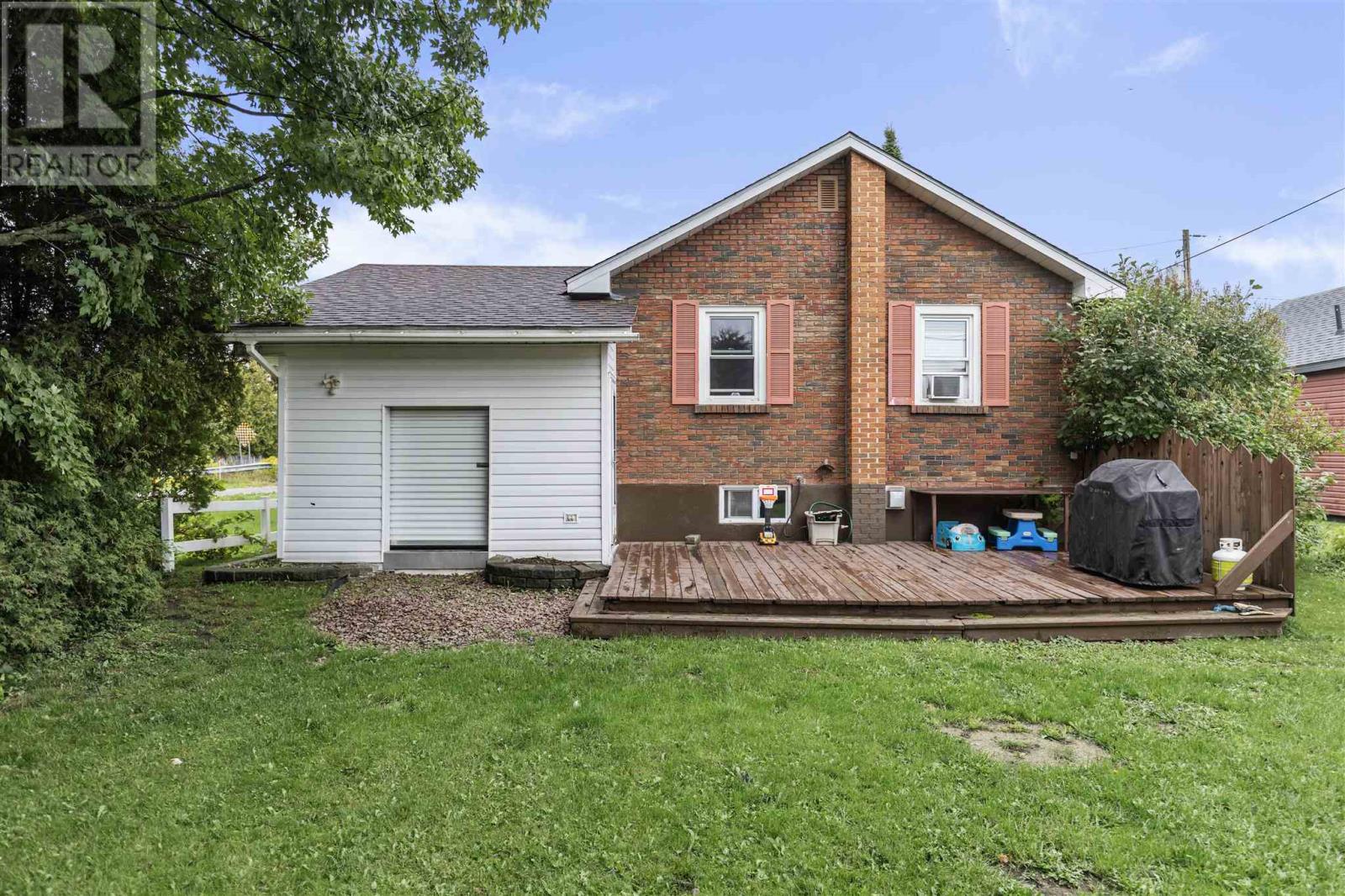 Photo 33 of 236 Hampton Rd, Sault Ste Marie ON