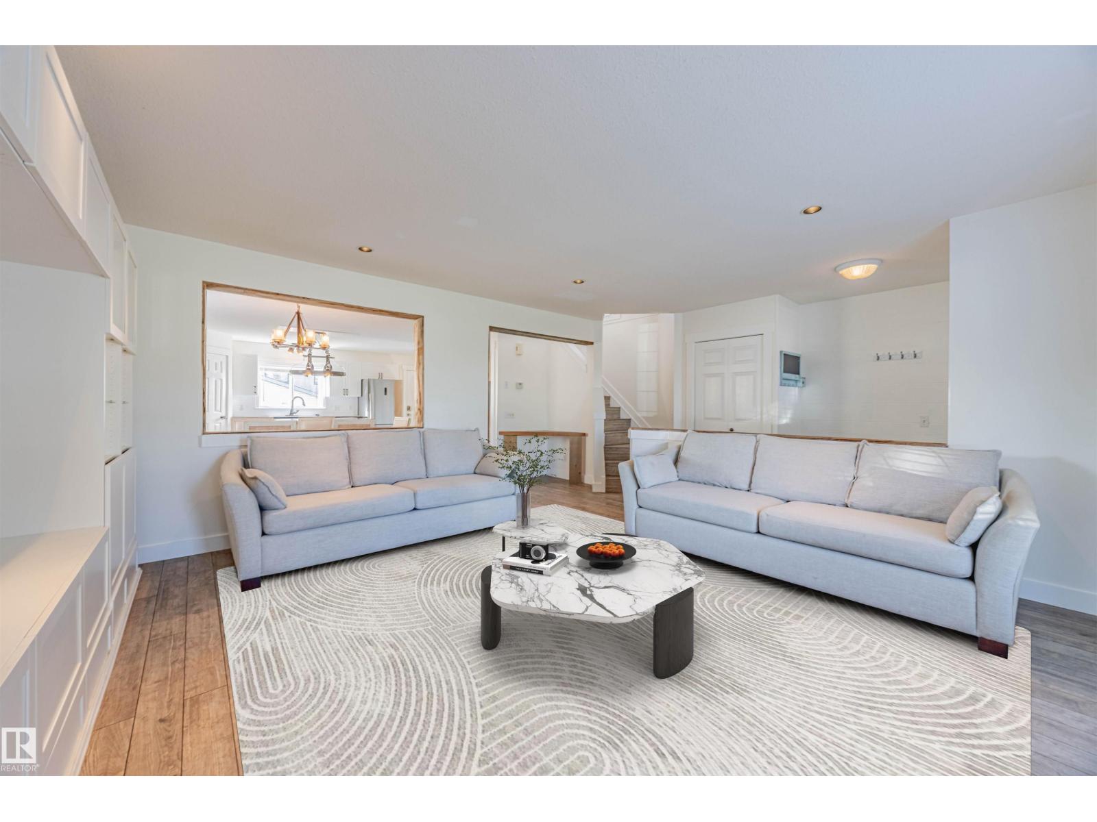 Photo 6 of 9327 103 Av Nw, Edmonton AB