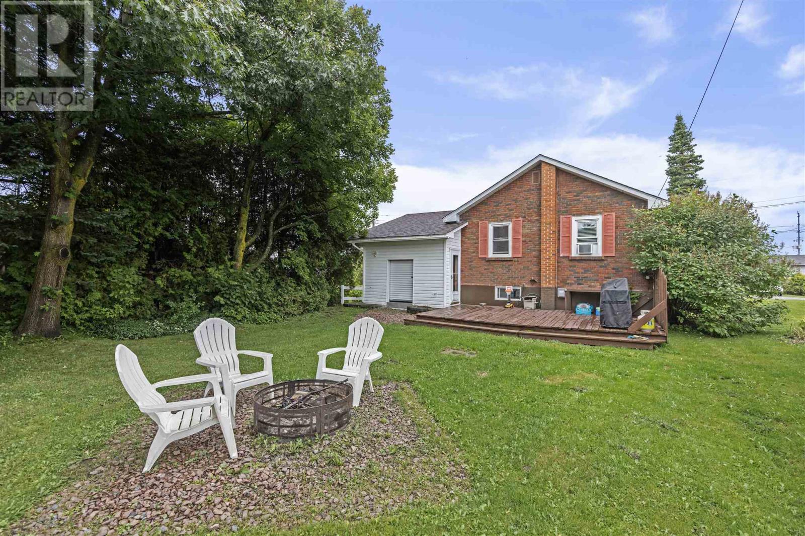 Photo 34 of 236 Hampton Rd, Sault Ste Marie ON