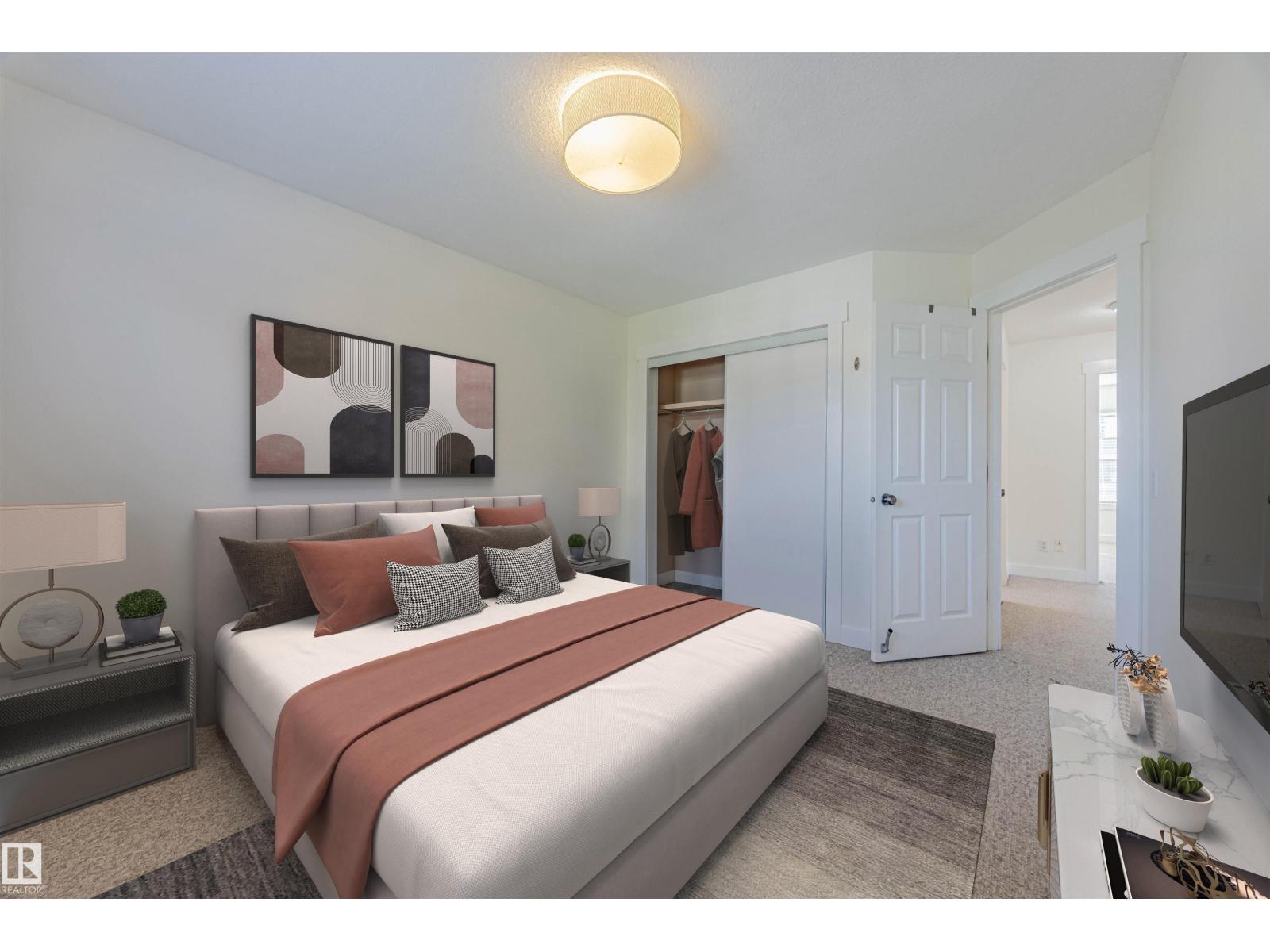 Photo 16 of 9327 103 Av Nw, Edmonton AB