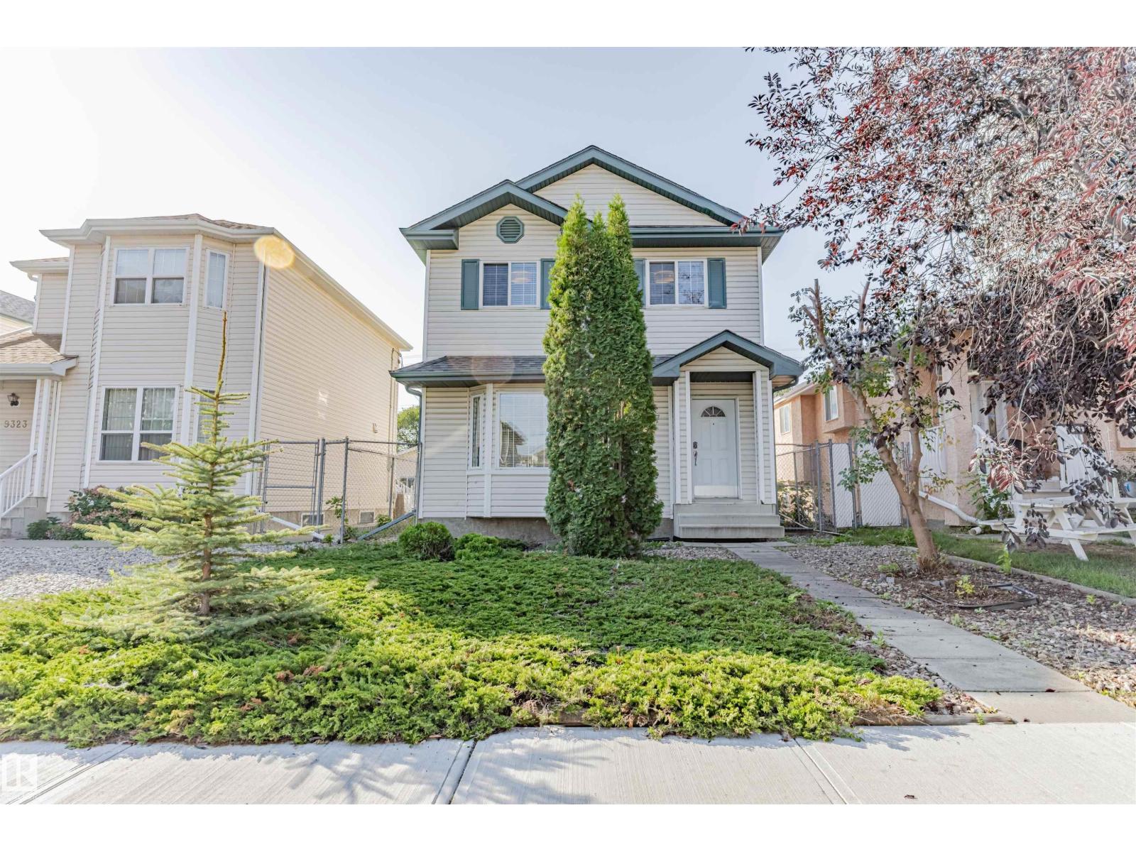 Photo 1 of 9327 103 Av Nw, Edmonton AB