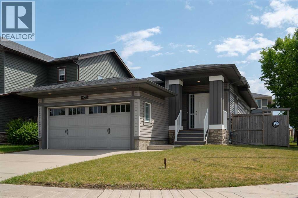 Photo 1 of 1402 Ravenscroft Avenue Se, Airdrie AB