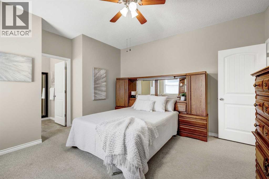 Photo 16 of 1402 Ravenscroft Avenue Se, Airdrie AB