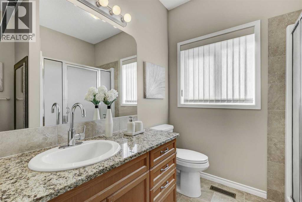 Photo 17 of 1402 Ravenscroft Avenue Se, Airdrie AB