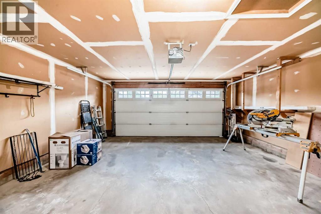 Photo 35 of 105 100 Coopers Common Sw, Airdrie AB