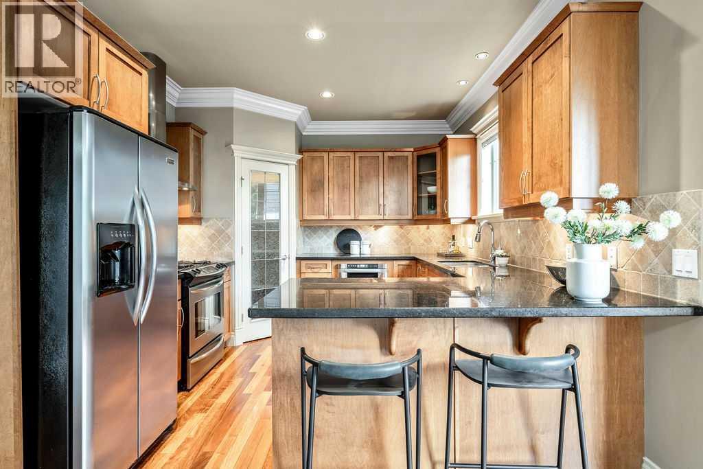 Photo 6 of 2 2411 2 Avenue Nw, Calgary AB