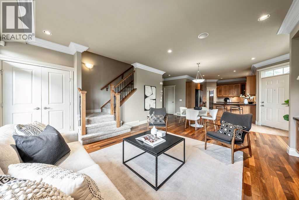 Photo 5 of 2 2411 2 Avenue Nw, Calgary AB