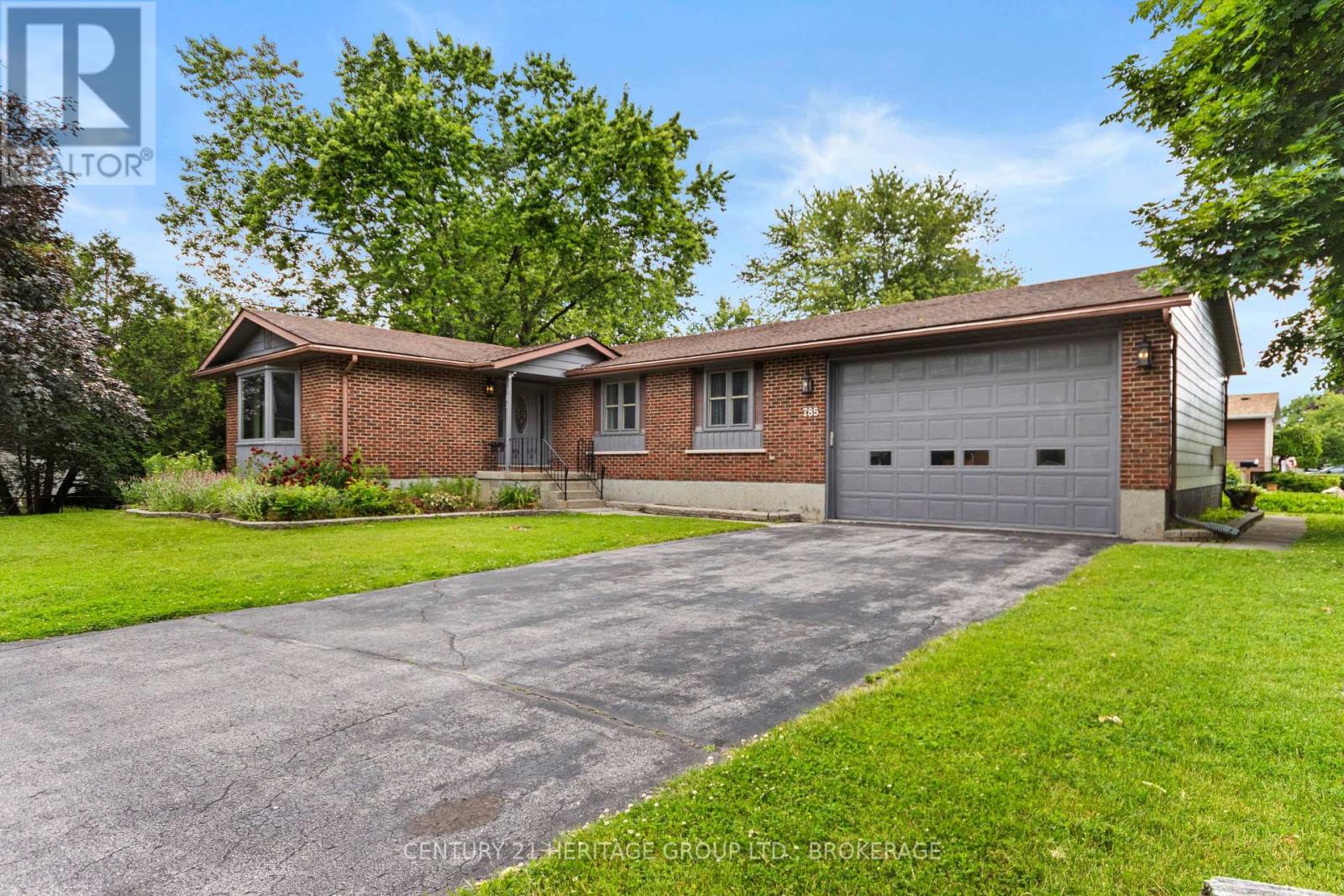 785 ALLUM AVENUE - 4