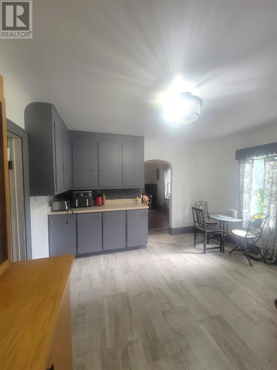 Photo 10 of 444 Laurier Ave, Sault Ste Marie ON