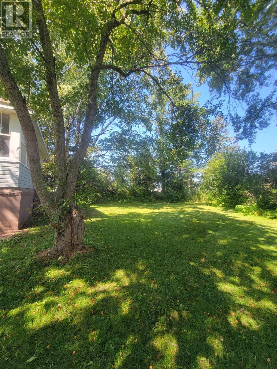 Photo 4 of 444 Laurier Ave, Sault Ste Marie ON