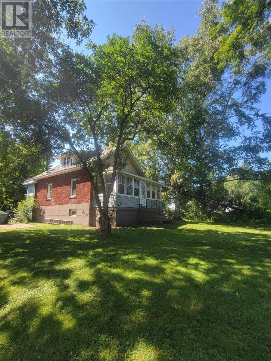 Photo 5 of 444 Laurier Ave, Sault Ste Marie ON