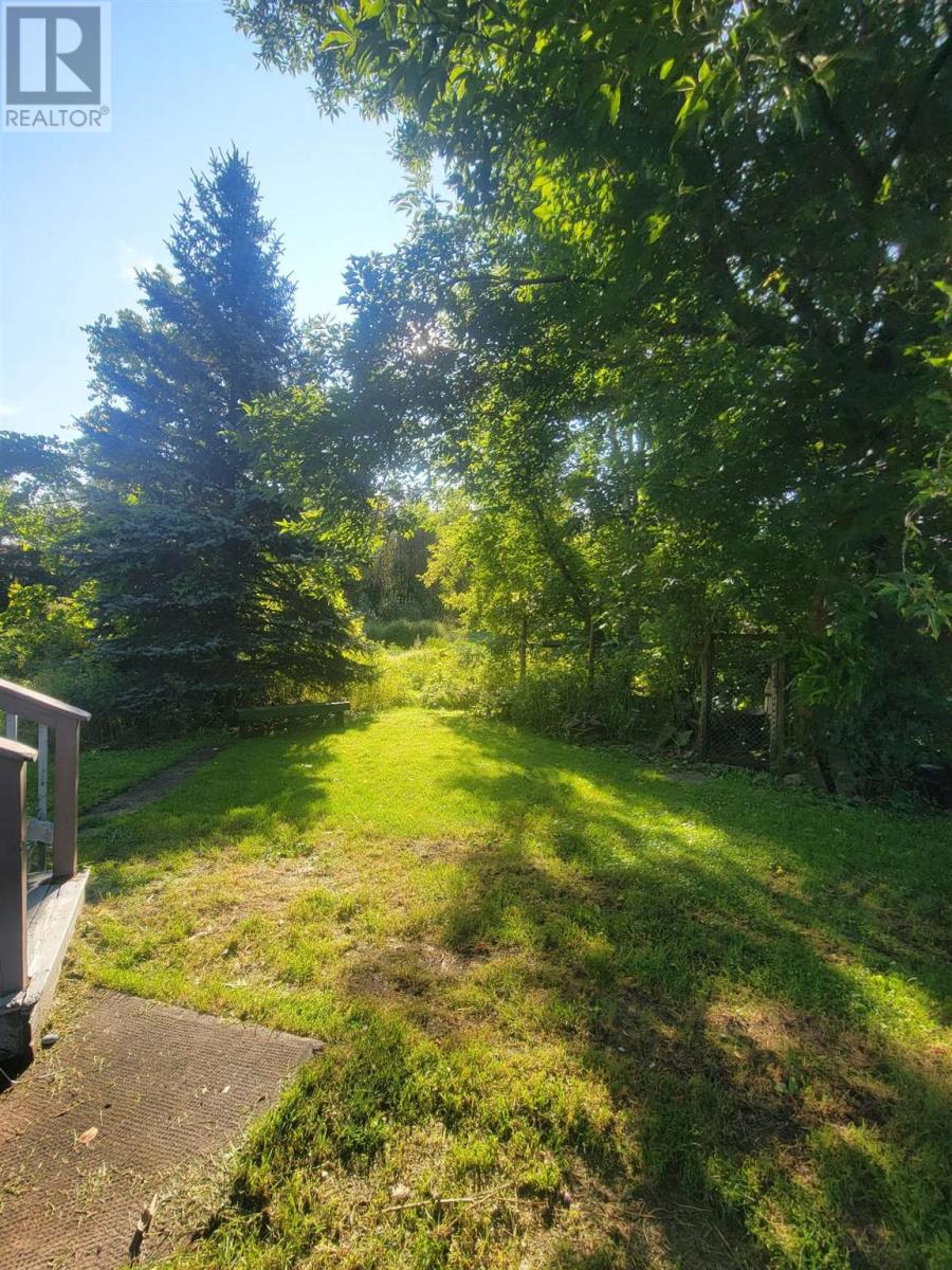 Photo 6 of 444 Laurier Ave, Sault Ste Marie ON