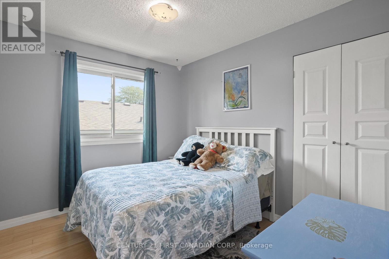 Photo 23 of 57 Tumbleweed Crescent, London South ON