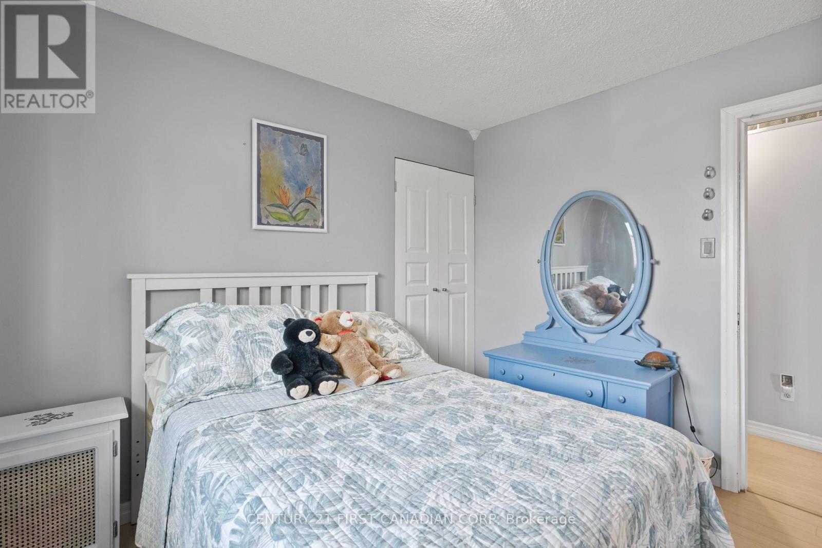 Photo 24 of 57 Tumbleweed Crescent, London South ON