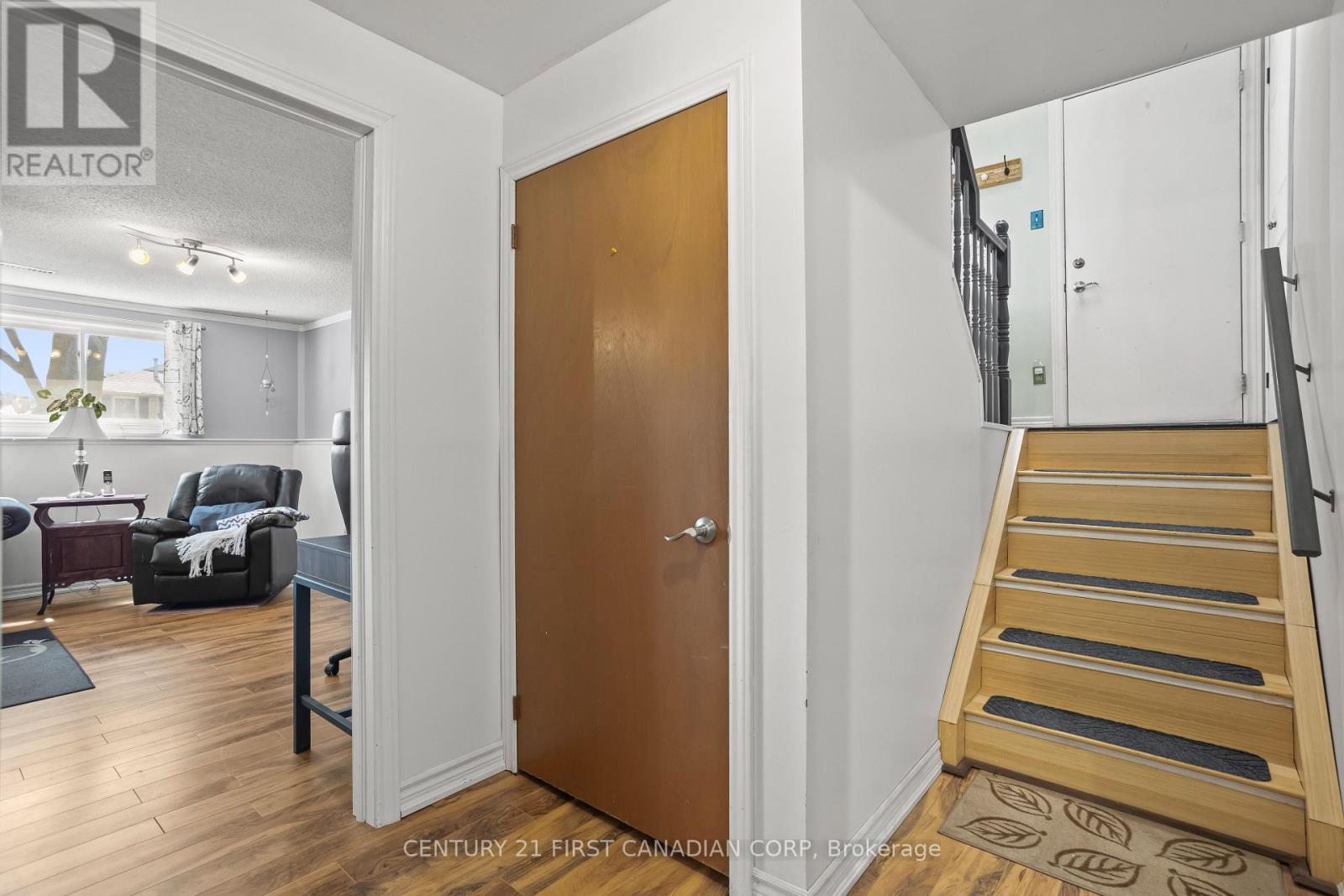 Photo 28 of 57 Tumbleweed Crescent, London South ON