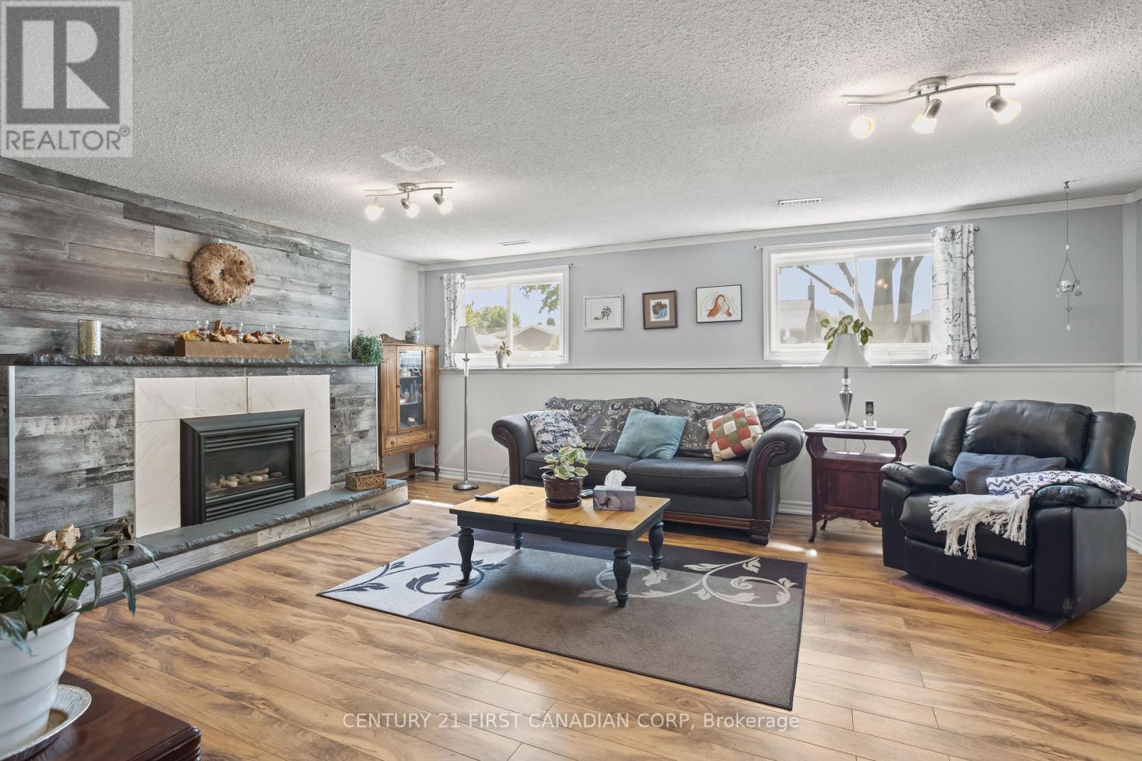 Photo 29 of 57 Tumbleweed Crescent, London South ON